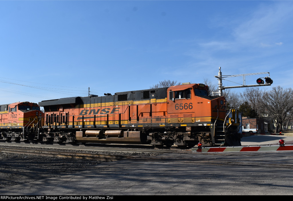 BNSF 6566